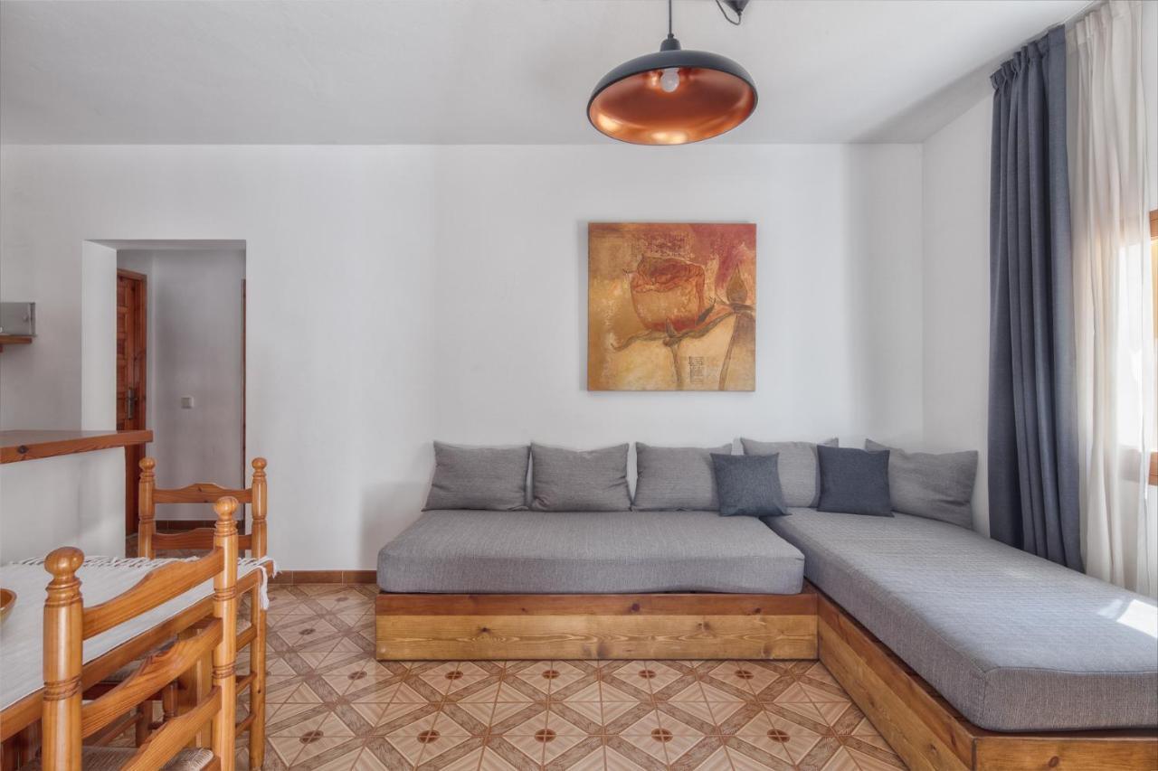 Alojamientos Turisticos Cardona - Apartamento 1 Hab. Standart Ес Пухолс Екстериор снимка